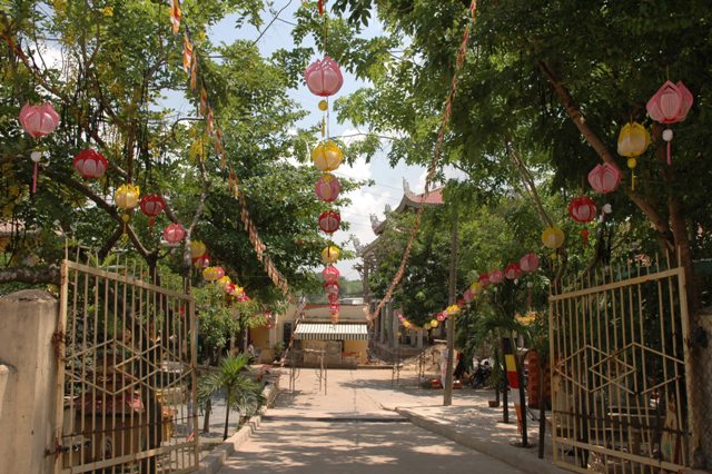 TP. HCM - Bình Dương: Khởi động mùa Phật đản PL 2557