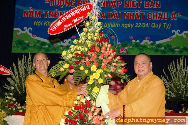 Bình Dương: Lễ đón nhận xác lập kỷ lục "Tượng Phật Nhập Niết Bàn Nằm Trên Mái Chùa Dài Nhất Châu Á"