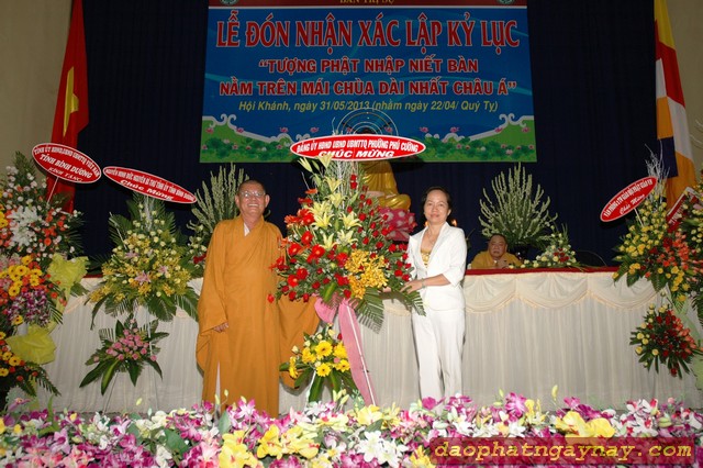 Bình Dương: Lễ đón nhận xác lập kỷ lục "Tượng Phật Nhập Niết Bàn Nằm Trên Mái Chùa Dài Nhất Châu Á"