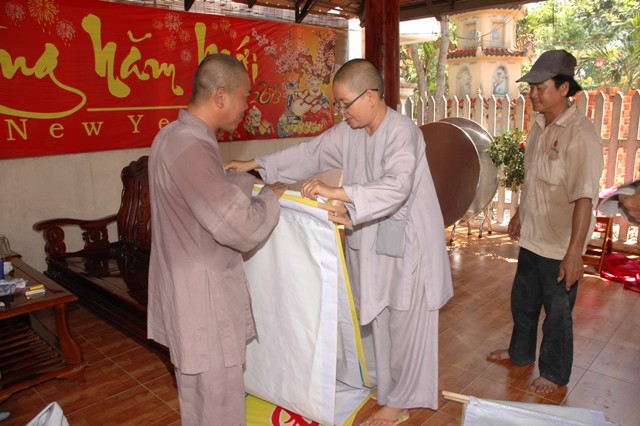 TP. HCM - Bình Dương: Khởi động mùa Phật đản PL 2557