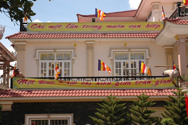 TP. HCM - Bình Dương: Khởi động mùa Phật đản PL 2557