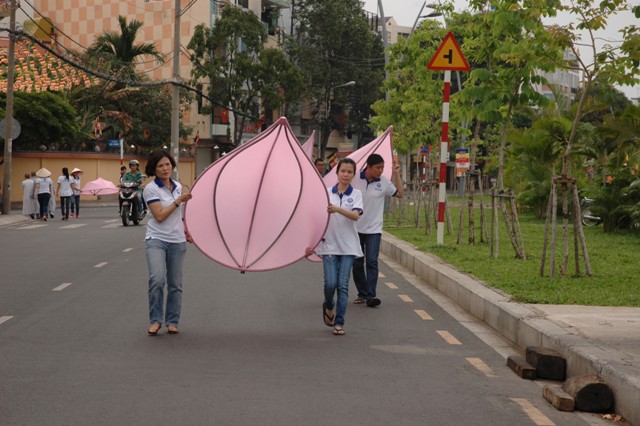 TP. HCM - Bình Dương: Khởi động mùa Phật đản PL 2557