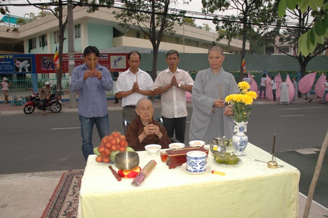 TP. HCM - Bình Dương: Khởi động mùa Phật đản PL 2557