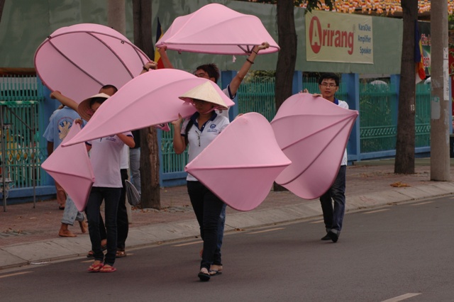 TP. HCM - Bình Dương: Khởi động mùa Phật đản PL 2557