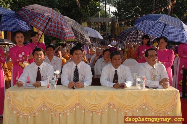 Bình Dương: Chào mừng Đại Lễ Phật Đản PL 2557 và khai hạ an cư