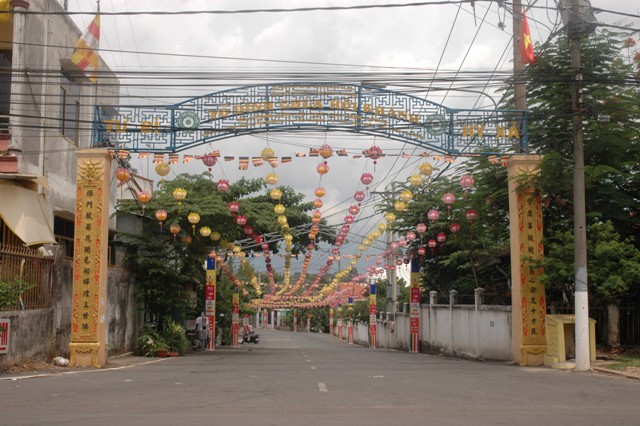 Bình Dương: 2557 liên đăng chào mừng đại lễ Phật đản sinh