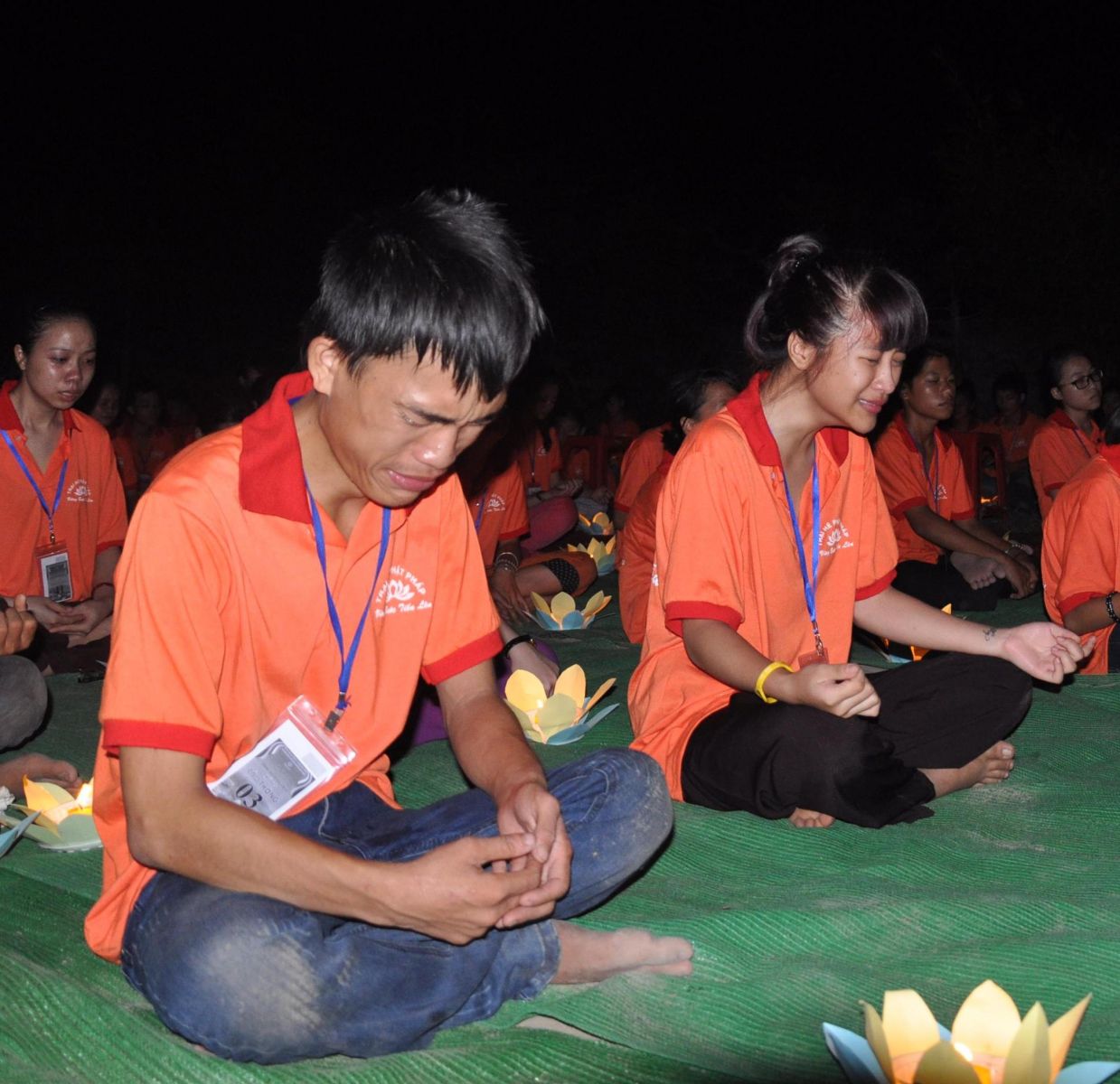 Hàng ngàn ngon nến lung linh tưởng nhớ về Cha và Mẹ