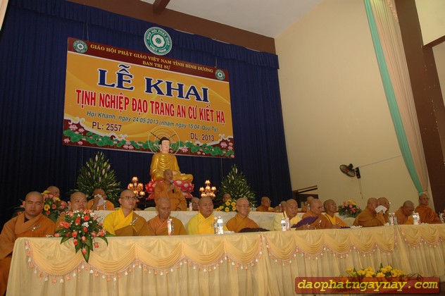 Bình Dương: Chào mừng Đại Lễ Phật Đản PL 2557 và khai hạ an cư