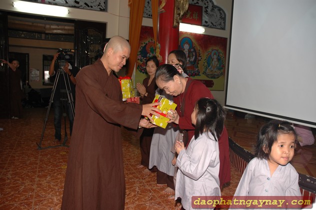 TP. HCM: Trao giải thiết trí bàn thờ Phật đản sinh