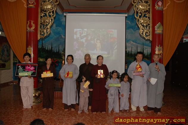 TP. HCM: Trao giải thiết trí bàn thờ Phật đản sinh