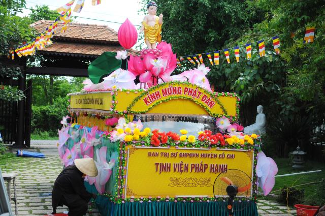 TP.HCM: Thiêng liêng đại lễ tắm Phật sơ sinh tại TV Pháp Hạnh