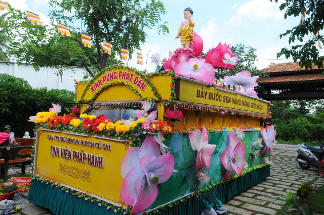 TP.HCM: Thiêng liêng đại lễ tắm Phật sơ sinh tại TV Pháp Hạnh