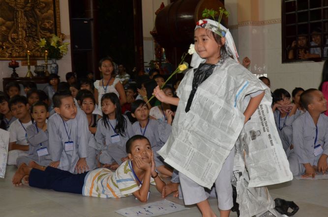 Tiền Giang: Đêm biểu diễn thời trang và văn nghệ tại khóa tu “Vươn tới những ước mơ”