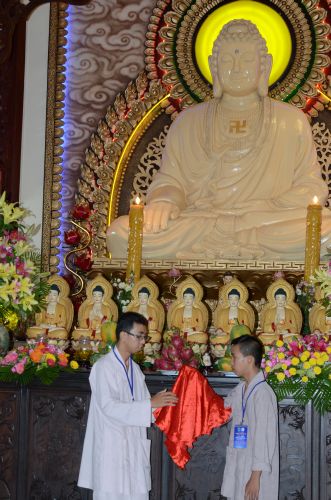 Tiền Giang: Đêm biểu diễn thời trang và văn nghệ tại khóa tu “Vươn tới những ước mơ”