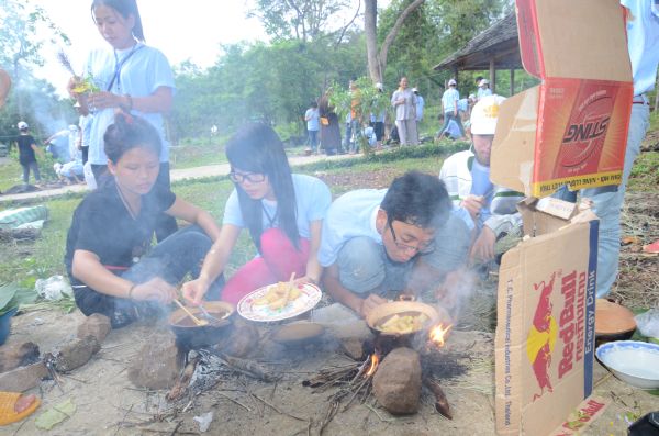 Buôn Mê: Bửa cơm yêu thương tại khóa tu Thiện Tài Đồng Tử