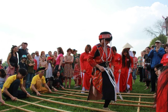 Đức: CLB Thanh thiếu niên Phật tử Giác Tuệ - Chúng tôi là người Việt Nam