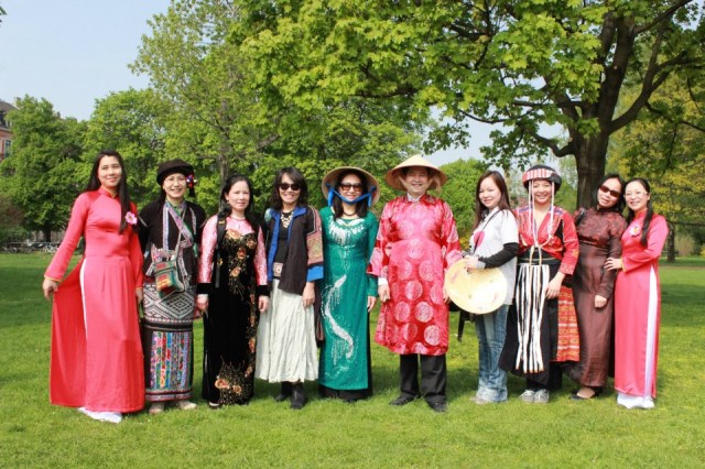 Đức: CLB Thanh thiếu niên Phật tử Giác Tuệ - Chúng tôi là người Việt Nam