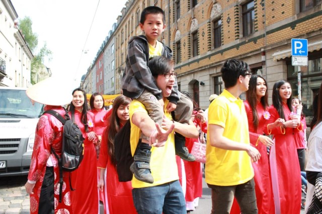 Đức: CLB Thanh thiếu niên Phật tử Giác Tuệ - Chúng tôi là người Việt Nam