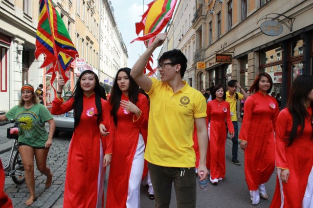 Đức: CLB Thanh thiếu niên Phật tử Giác Tuệ - Chúng tôi là người Việt Nam