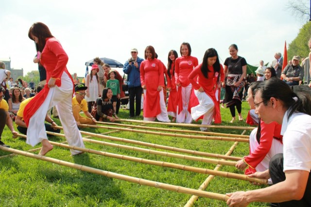 Đức: CLB Thanh thiếu niên Phật tử Giác Tuệ - Chúng tôi là người Việt Nam