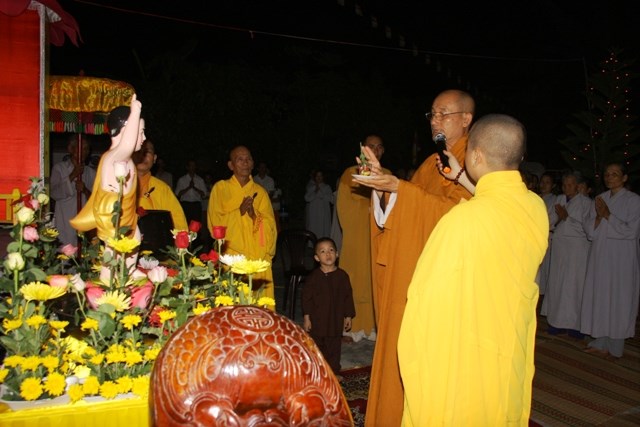 Ninh Hòa: Thiêng liêng lễ tắm Phật và Văn nghệ cúng dường Phật đản