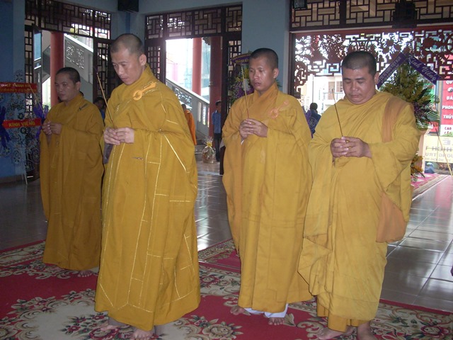 Hình ảnh viếng tang lễ HT. Thích Từ Nhơn buổi sáng ngày thứ hai