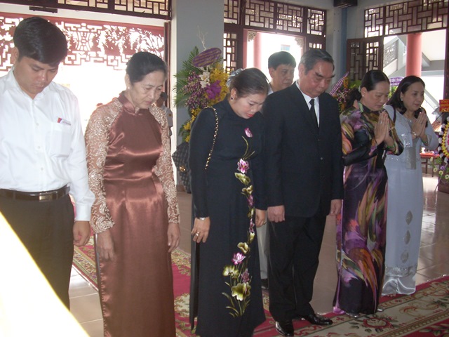 Hình ảnh viếng tang lễ HT. Thích Từ Nhơn buổi sáng ngày thứ hai