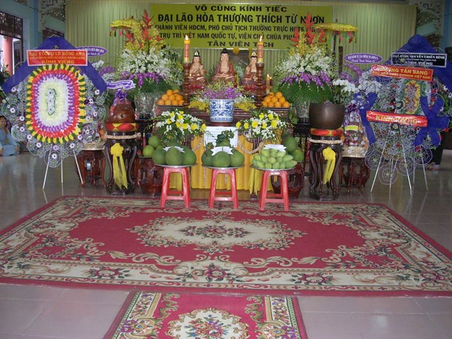 Hình ảnh viếng tang lễ HT. Thích Từ Nhơn buổi sáng ngày thứ hai