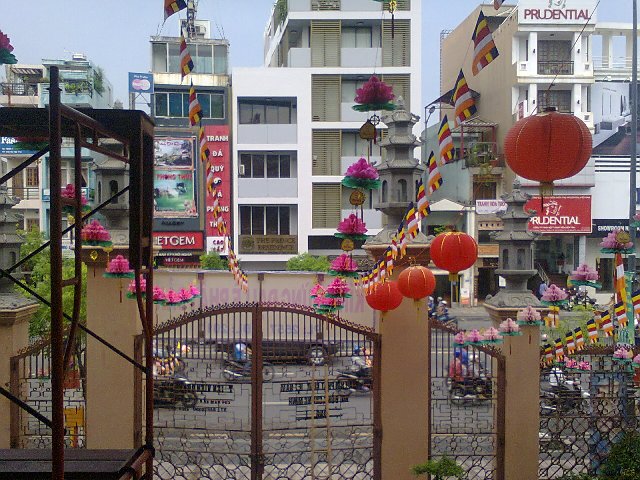 TP. HCM - Bình Dương: Khởi động mùa Phật đản PL 2557