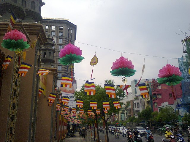 TP. HCM - Bình Dương: Khởi động mùa Phật đản PL 2557