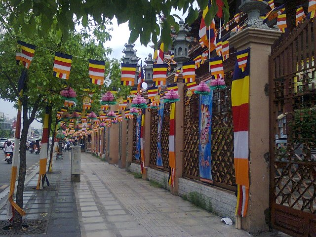 TP. HCM - Bình Dương: Khởi động mùa Phật đản PL 2557