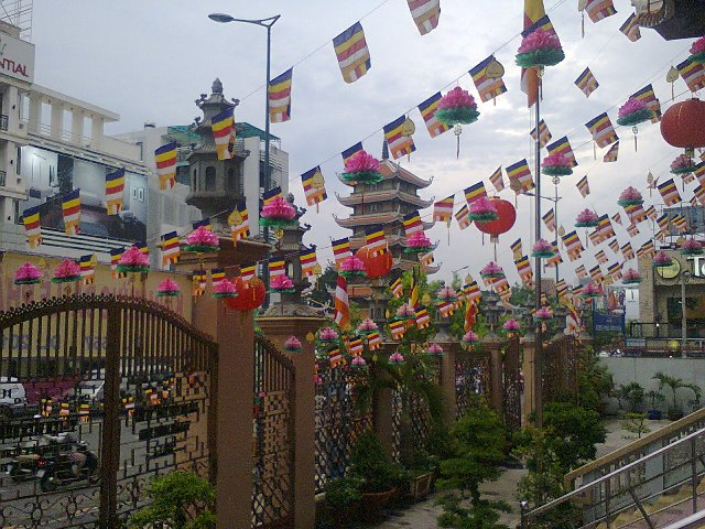 TP. HCM - Bình Dương: Khởi động mùa Phật đản PL 2557