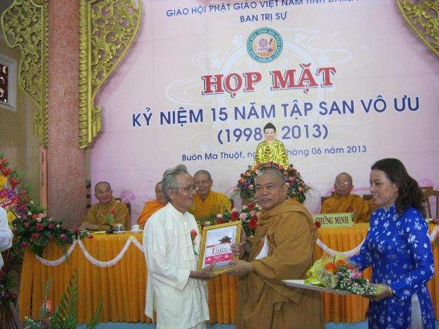 DAKLAK: Họp mặt Kỷ niệm 15 năm Tập san Vô Ưu (1998-2013)