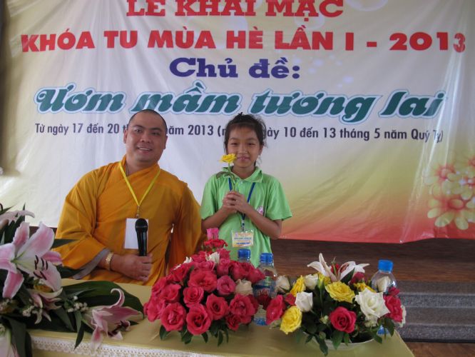 Hà Nội: Khóa tu chùa Nam Dư Thượng với chương trình cả nhà cùng vượt khó và viết lời kinh Phật