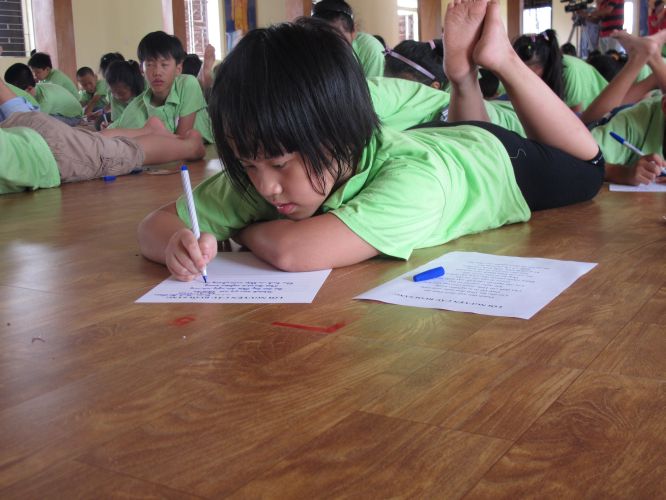 Hà Nội: Khóa tu chùa Nam Dư Thượng với chương trình cả nhà cùng vượt khó và viết lời kinh Phật
