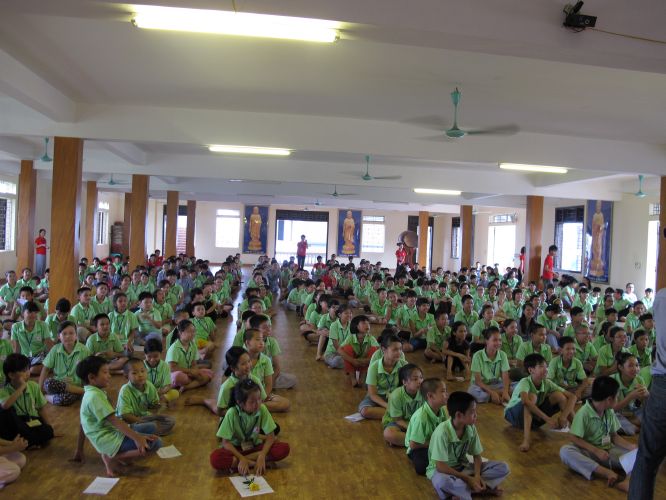 Hà Nội: Khóa tu chùa Nam Dư Thượng với chương trình cả nhà cùng vượt khó và viết lời kinh Phật