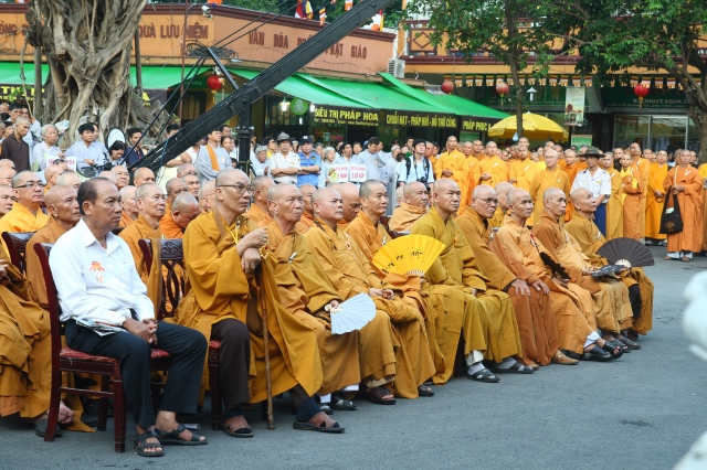 TP.HCM: Thiêng liêng đại lễ Phật đản tại chùa Phổ Quang