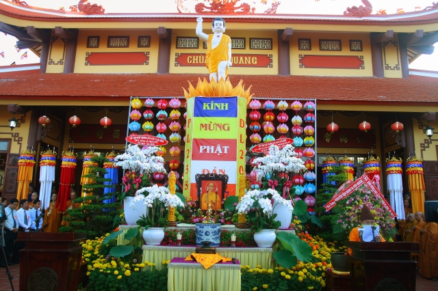 TP.HCM: Thiêng liêng đại lễ Phật đản tại chùa Phổ Quang