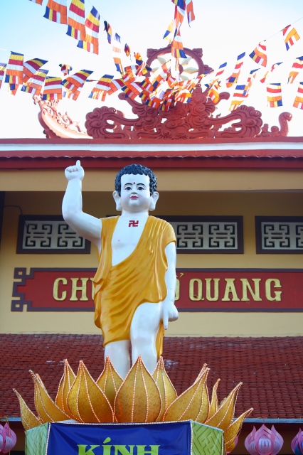 TP.HCM: Thiêng liêng đại lễ Phật đản tại chùa Phổ Quang