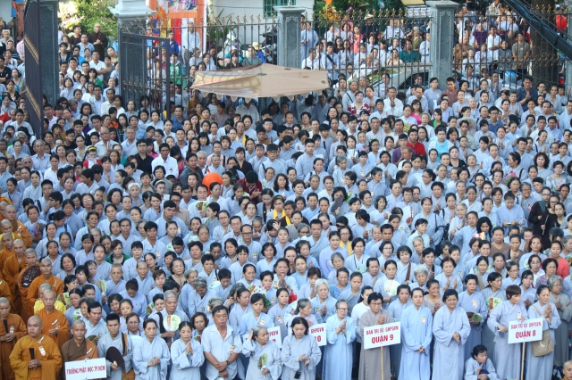 TP.HCM: Thiêng liêng đại lễ Phật đản tại chùa Phổ Quang