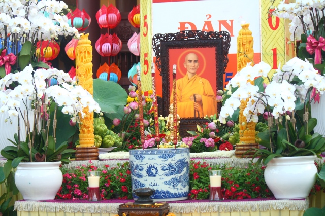 TP.HCM: Thiêng liêng đại lễ Phật đản tại chùa Phổ Quang