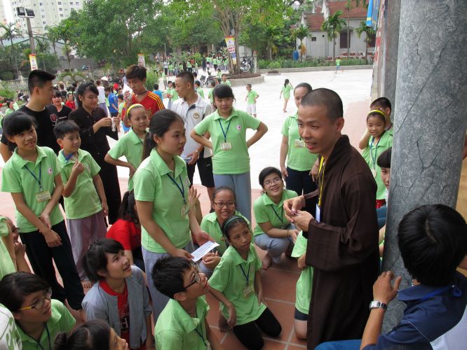 Hà Nội: Khóa tu chùa Nam Dư Thượng với chương trình cả nhà cùng vượt khó và viết lời kinh Phật