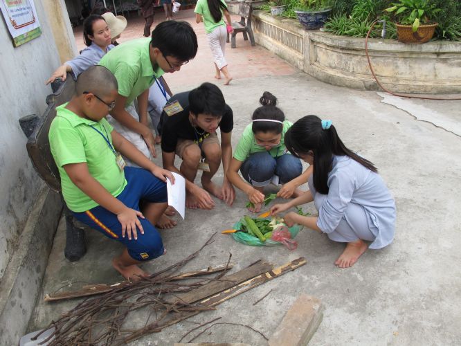 Hà Nội: Khóa tu chùa Nam Dư Thượng với chương trình cả nhà cùng vượt khó và viết lời kinh Phật