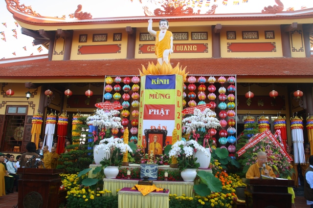 TP.HCM: Thiêng liêng đại lễ Phật đản tại chùa Phổ Quang