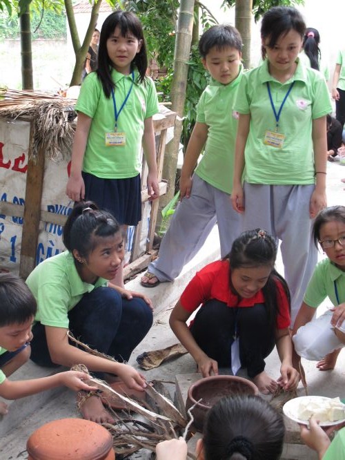 Hà Nội: Khóa tu chùa Nam Dư Thượng với chương trình cả nhà cùng vượt khó và viết lời kinh Phật