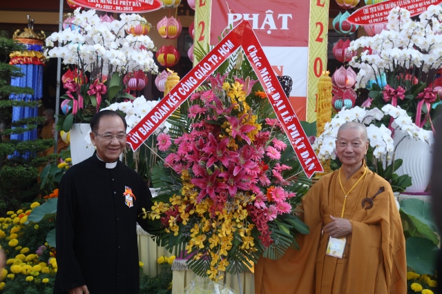 TP.HCM: Thiêng liêng đại lễ Phật đản tại chùa Phổ Quang