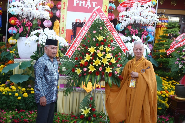 TP.HCM: Thiêng liêng đại lễ Phật đản tại chùa Phổ Quang