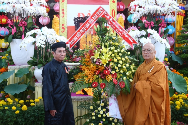 TP.HCM: Thiêng liêng đại lễ Phật đản tại chùa Phổ Quang