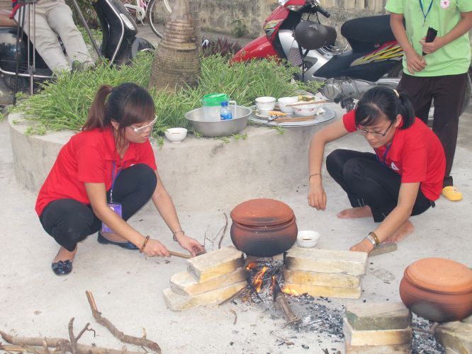 Hà Nội: Khóa tu chùa Nam Dư Thượng với chương trình cả nhà cùng vượt khó và viết lời kinh Phật