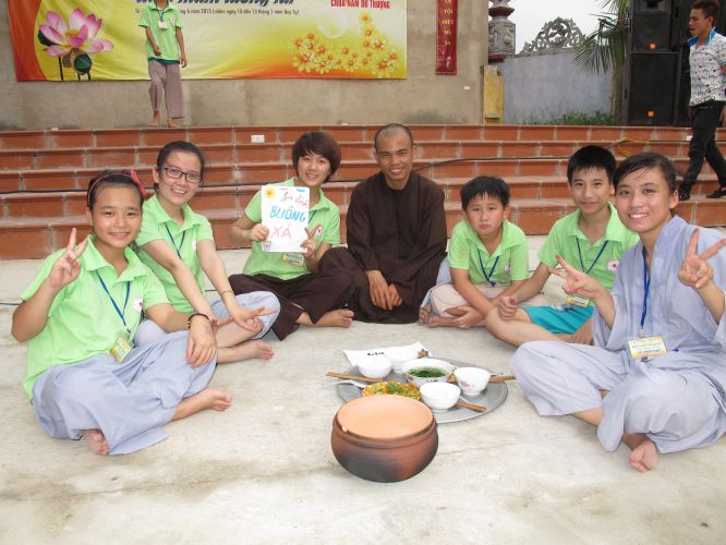 Hà Nội: Khóa tu chùa Nam Dư Thượng với chương trình cả nhà cùng vượt khó và viết lời kinh Phật
